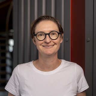 Portrait photo of Erika Mayer.